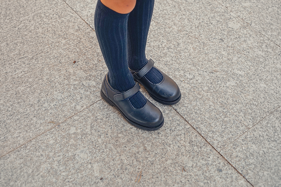 Sapatos Colegiais Menina com tiras aderentes    