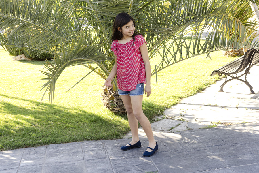 Sapatos Merceditas Tela com Tira Aderente Fina