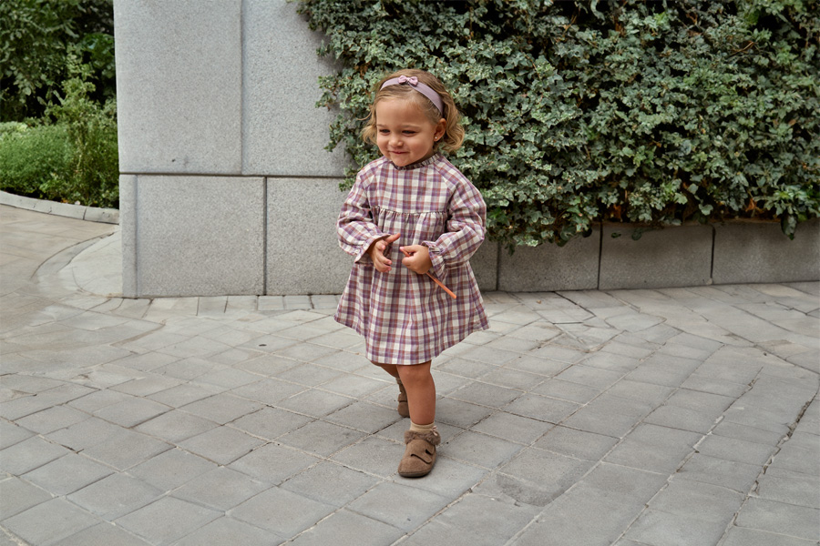 Bota Bebé Camurça Rebordo Pelo Tira Aderente Dupla