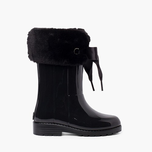 Galochas Campera Rebordo Pelo Suave e Laço Preto