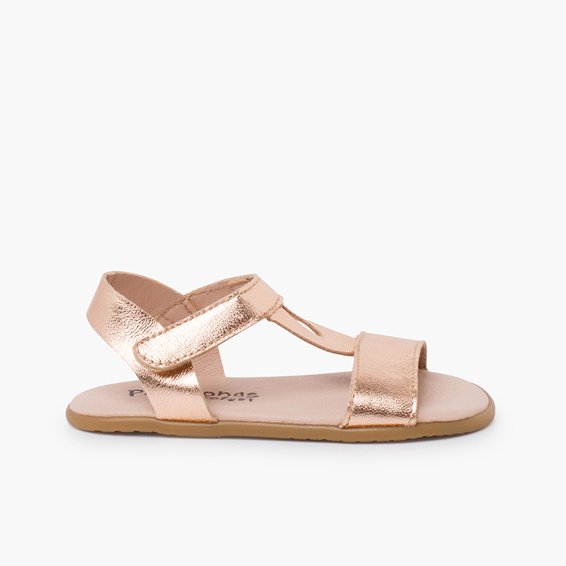 Sandálias barefoot tiras peito do pé metalizadas Bronze