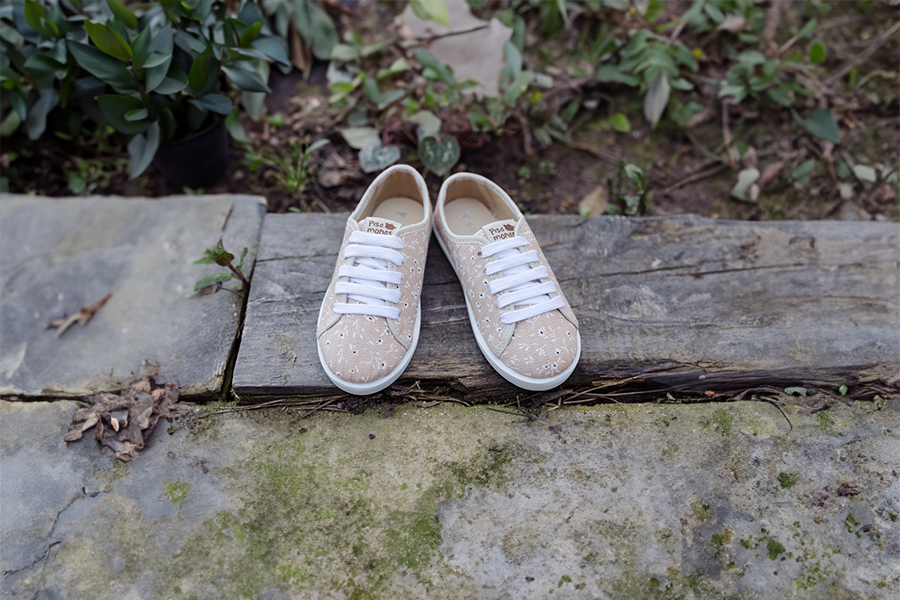 Sapatilhas atacadores menina flores