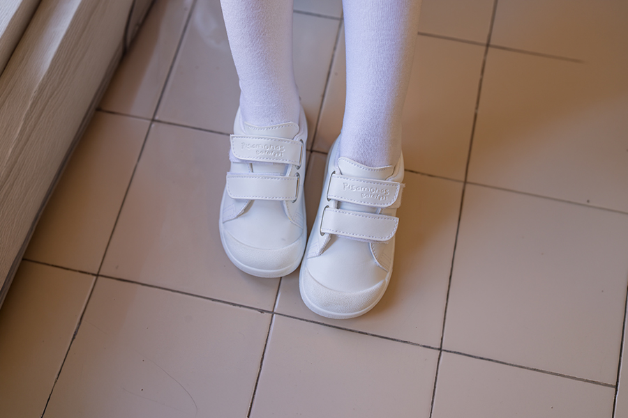 Sapatilhas maleáveis barefoot escola efeito pele