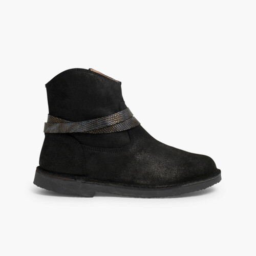 Botas Baixas com Tiras Efeito Serpente Preto