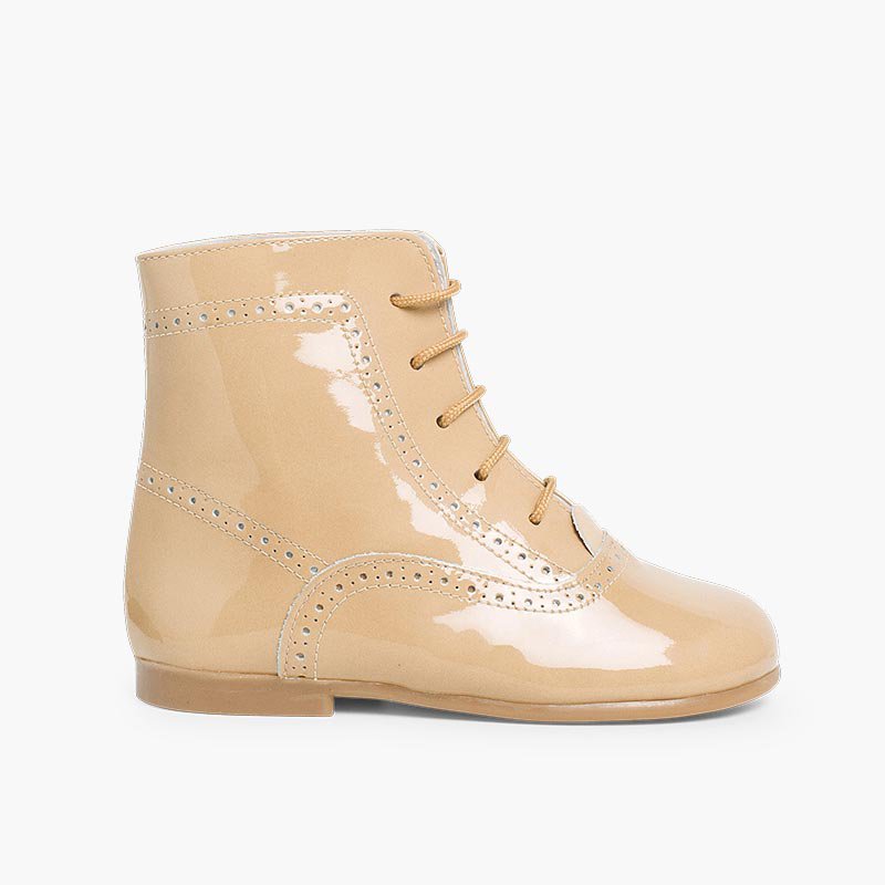 Botas Verniz Atacadores Camelo