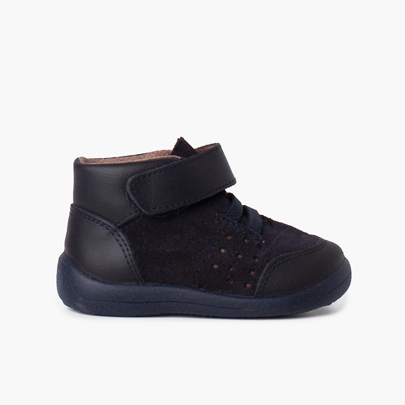 Botinha Biqueira e Calcanhar Reforçados Pele e Tira Aderente Azul Marinho