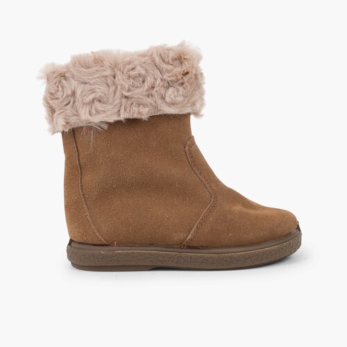 Botas Pelo Meio Cano com Fecho-éclair Taupe
