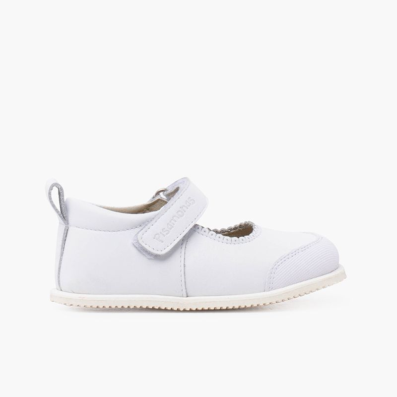 Merceditas pele sport com biqueira e fecho aderente