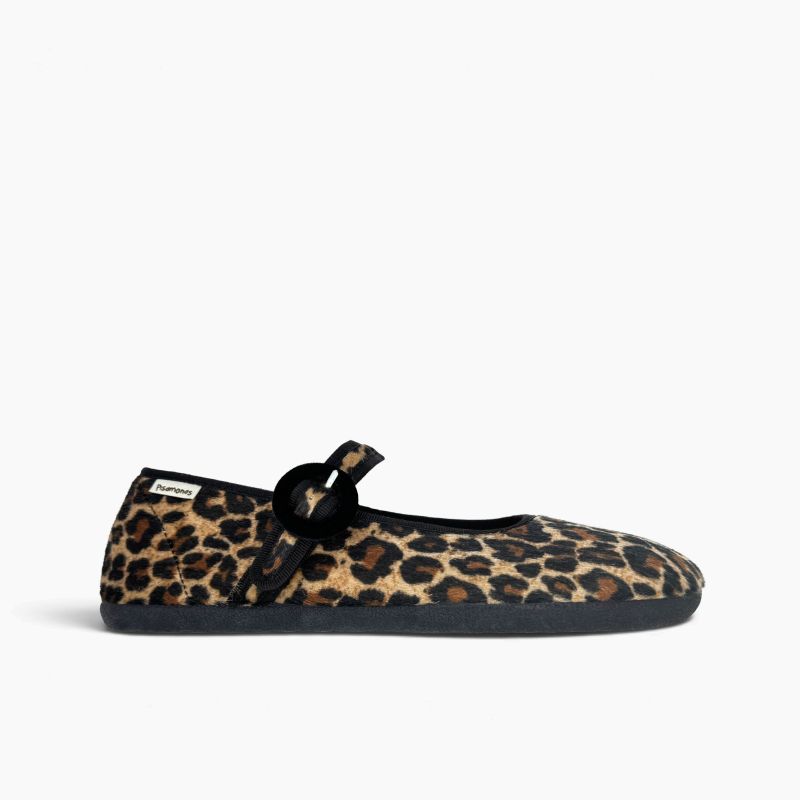 Merceditas barefoot animal print