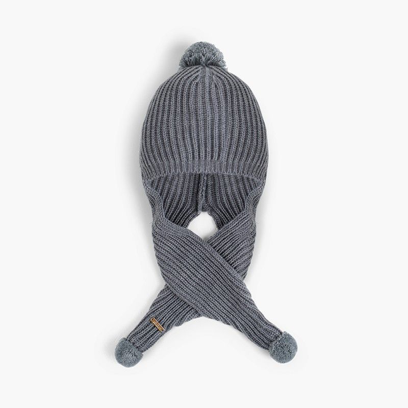 Gorro com Cachecol e Pompons