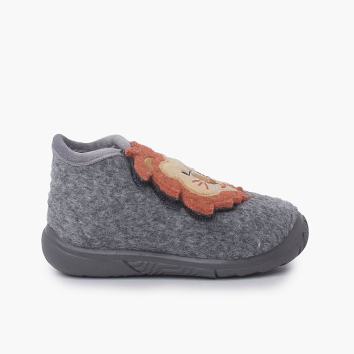 Pantufas primeiros passos animais