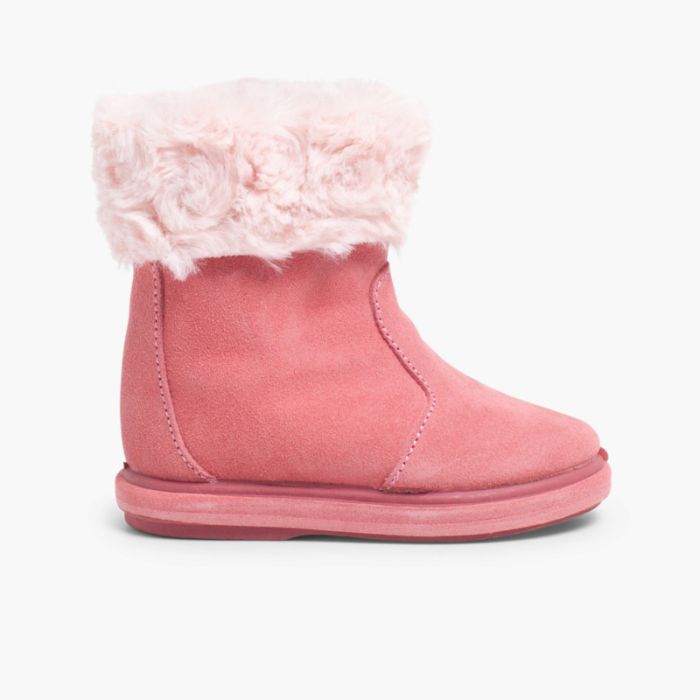 Botas Pelo Meio Cano com Fecho-éclair
