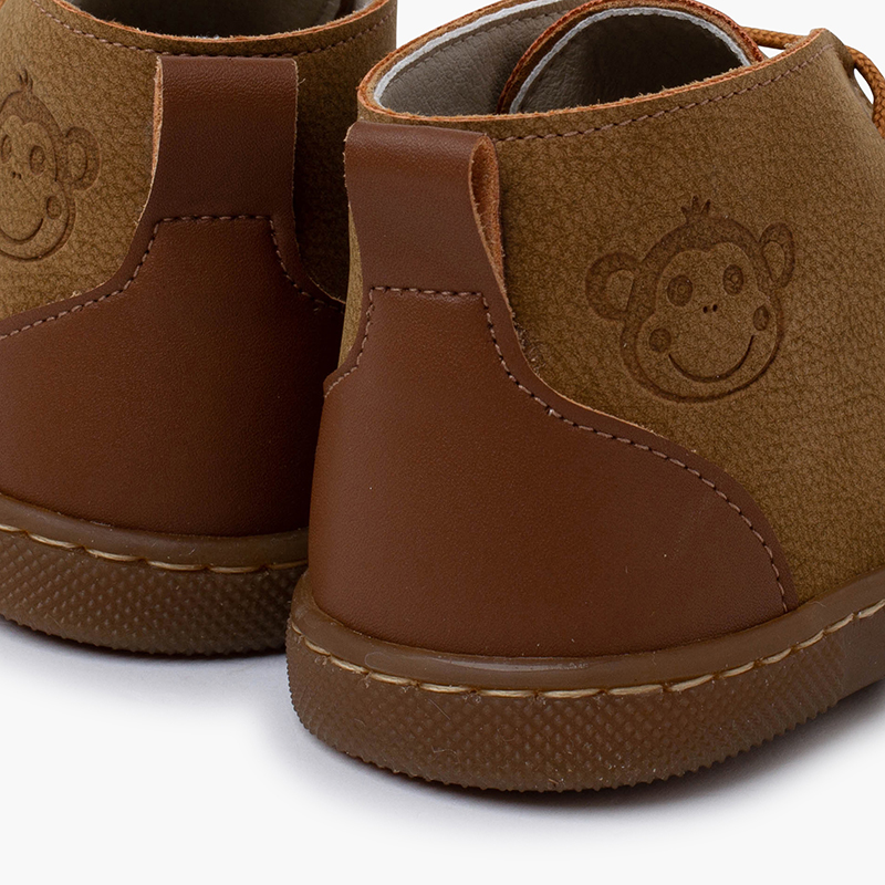 MACACO SORRIDENTE
